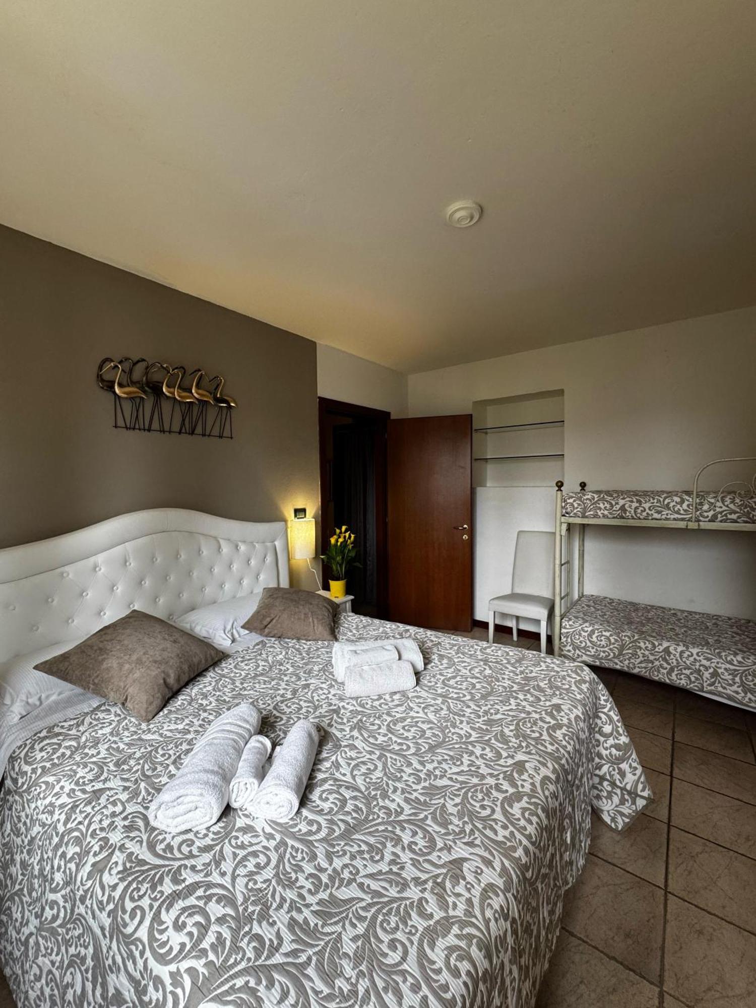 Wonderful Lake View Apartments With Pool With Breakfast Gardasee Торри-дель-Бенако Экстерьер фото
