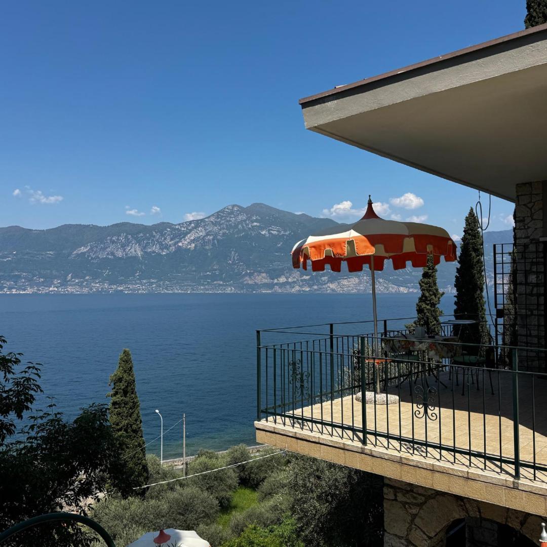 Wonderful Lake View Apartments With Pool With Breakfast Gardasee Торри-дель-Бенако Экстерьер фото